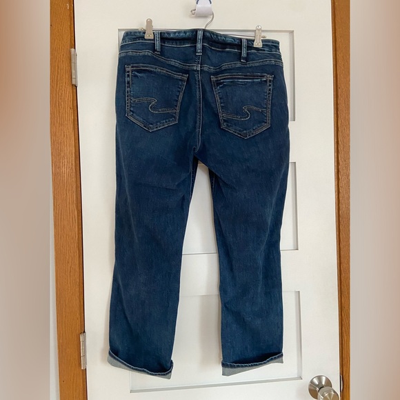 SILVER JEANS Suki Capri       
W33 x L23.5 (size 12/14) - Picture 3 of 5